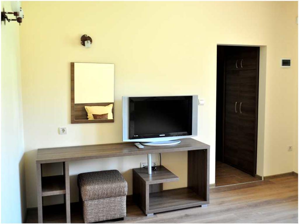 Yustina Villas Guest House Room photo