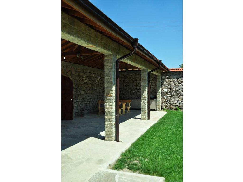 Yustina Villas Guest House Exterior photo